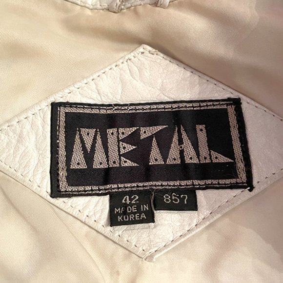 Vintage 1980s white leather jacket with 21 zippers! Sleeves zip off - Picture 9 of 9